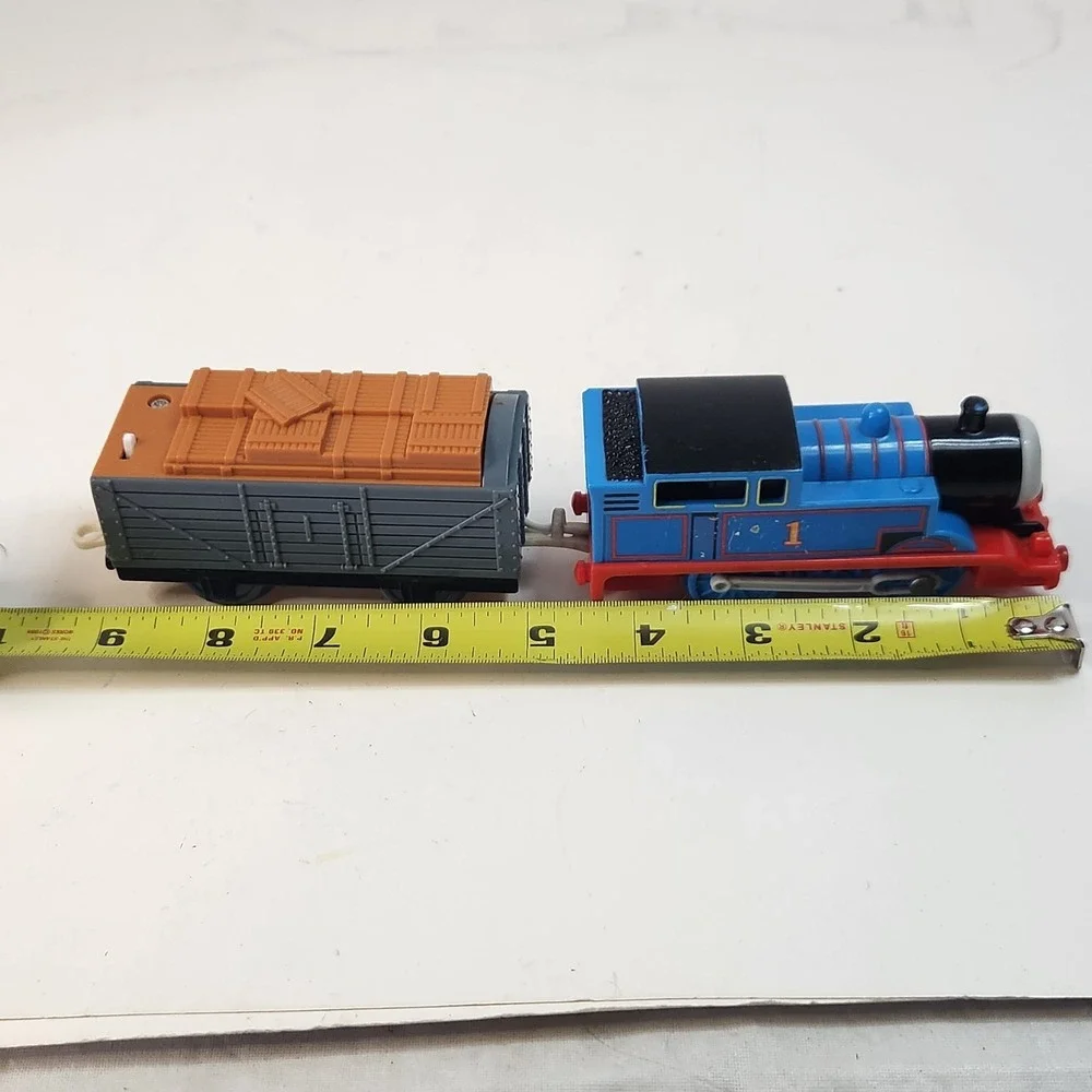Thomas The Train Trackmaster Motorized Engine Cargo Car 2009 Mattel Works PVC